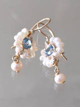 orecchini Flower con perle e cristallo blu
